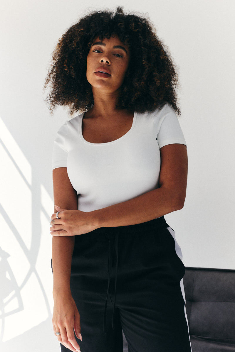 Built In Bra Sculpt & Control Short Sleeve Bodysuit